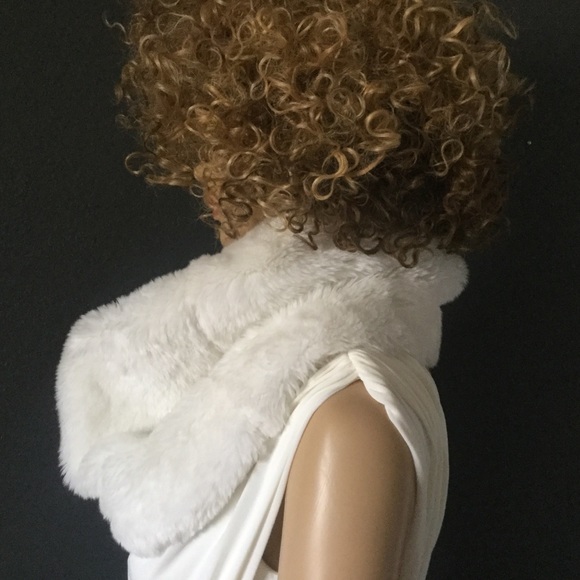 CLEARANCE! | soft Elegant White Winter Scarf Faux Fur - Picture 3 of 8